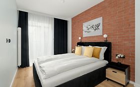 Nowoczesny Apartament z Parkingiem w sasiedztwie Starego ZOO by Noclegi Renters